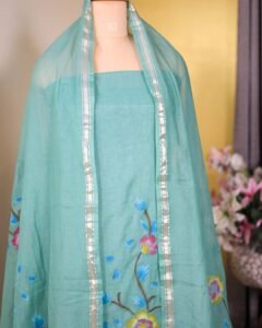 HandpAint_0010_VOWM2380