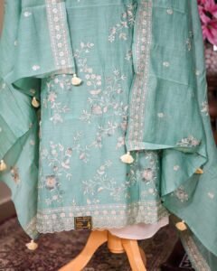 Mal6950_0002_VOWM1980