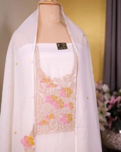 Mal White_0003_VOWM2372